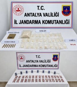 antalyada-jandarma-operasyonunda-3-kilo-kokain-ele-gecirildi-2-kisi-tutuklandi-MzfmDX4d